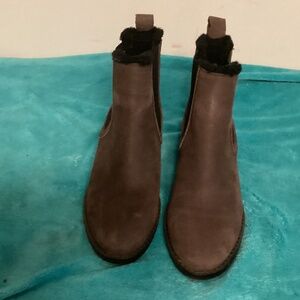 EMU AUSTRALIA ANKLE BOOT WITH FAUX FUR LINING Sz 7